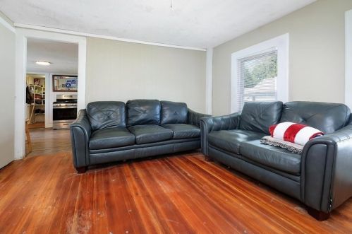 19 Jefferson St, Montgomery MA 01085-2821 exterior