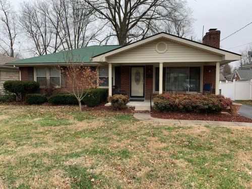 7709 Burr Ln, Louisville, KY 40214-4616