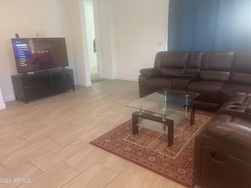 6832 12th Pl, Phoenix AZ  85042-1101 exterior