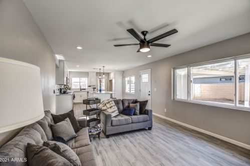 3155 Altadena Ave, Phoenix AZ 85029-3211 exterior