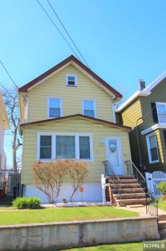 409 Davis Ave, Kearny, NJ 07032-3509