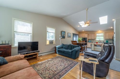 44 Rudolph St, Worcester MA 01604-3126 exterior