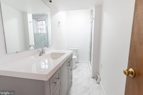 614 6 St, Philadelphia PA 19147-2128 exterior