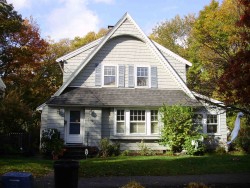 67 Canterbury Rd, Newton, MA 02461-1319