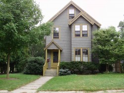 7 Orris St, Newton, MA 02466-1313