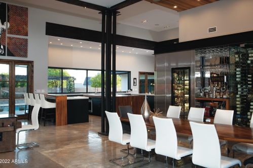 4621 Camelback Rd, Phoenix AZ 85033-1534 exterior