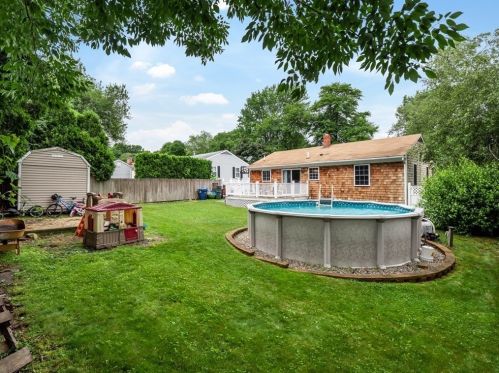 88 Bayberry Rd, New Bedford, MA 02740-1807