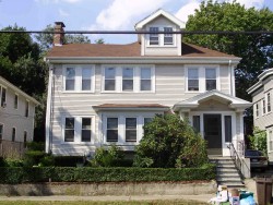 647 Watertown St, Newton, MA 02460-1350