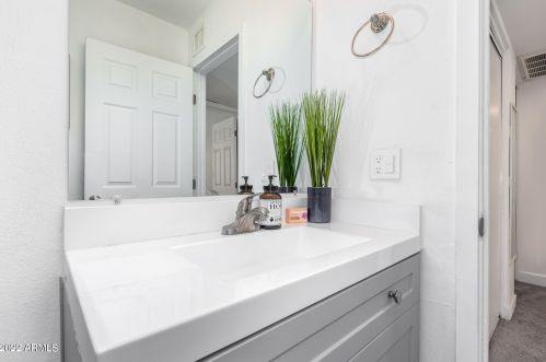 4731 Belleview St, Phoenix AZ  85008-5606 exterior