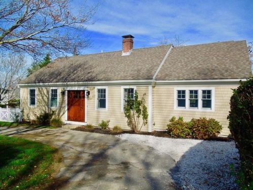 8 Warren Ave, Plymouth MA  02360-2437 exterior