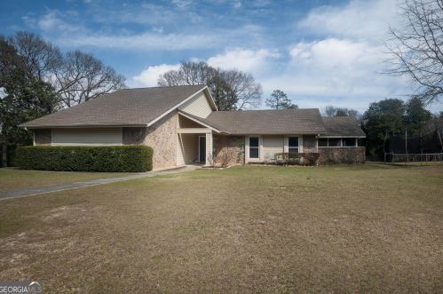 124 Lake Front Dr, Warner Robins, GA 31088-6018