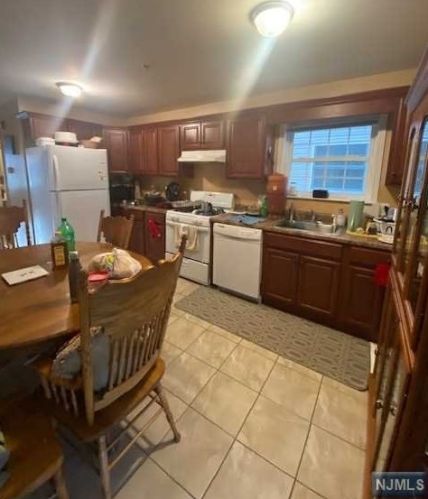 2 Kingsland Ave, East Newark NJ  07029-1609 exterior