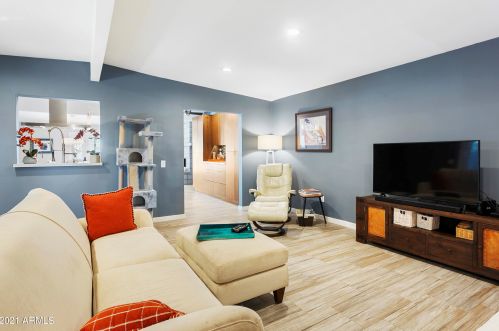 1936 Bethany Home Rd, Phoenix AZ 85015-2442 exterior