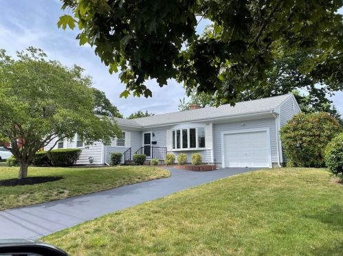 176 Highview Ave, Fall River, MA 02726-3906