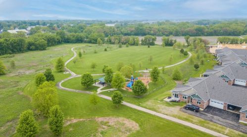 961 Kelly Ln, Sycamore IL  60178-9509 exterior