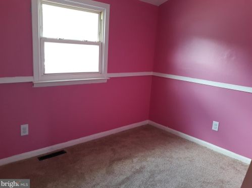 225 Marion Ave, West Deptford NJ 08093-1824 exterior