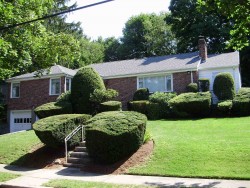 32 Cynthia Rd, Newton, MA 02459-2834