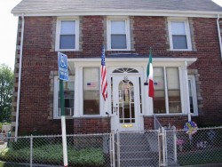 60 Clinton St, Newton, MA 02458-1232