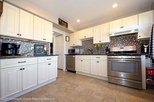 105 Barker Ave, Tinton Falls NJ  07724-2942 exterior