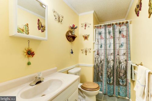 420 Pennsylvania Ave, West Deptford NJ 08063-1223 exterior