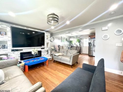 69 Montgomery Pl, Belleville NJ  07109-1314 exterior