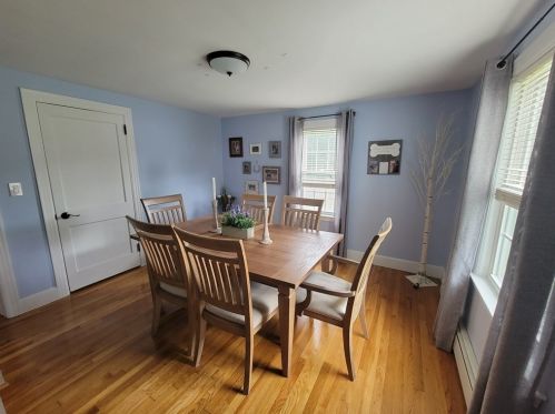 16 Adorn St, Weymouth MA 02188-1202 exterior