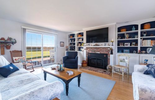 1239 Main St, Chatham MA 02633-2422 exterior