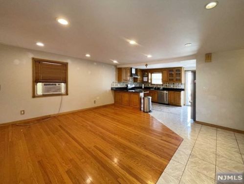 226 Ivy St, Kearny NJ  07032-3408 exterior