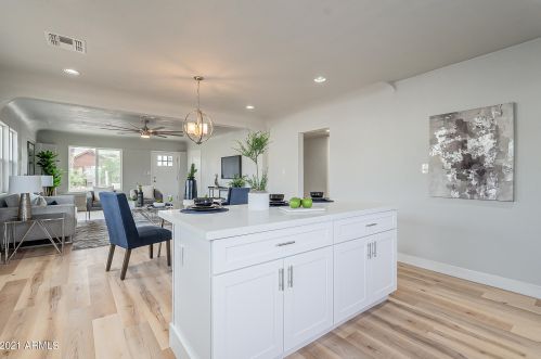 1626 Adams St, Phoenix AZ  85007-2606 exterior