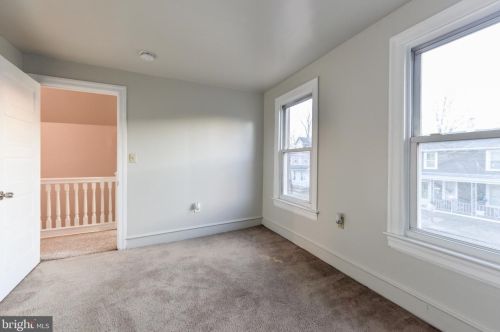 60 Barber Ave, West Deptford NJ  08096-2435 exterior