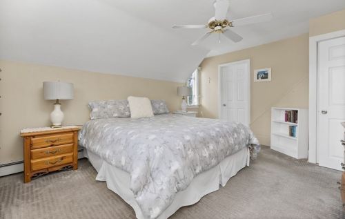 4 Pinegrove Rd, Hingham MA 02043-3923 exterior