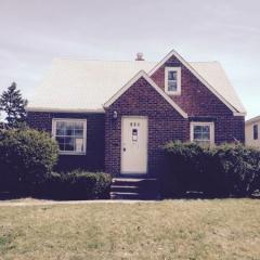 931 214th St, Cleveland OH  44119-2419 exterior