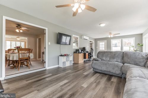 841 Boundary Rd, West Deptford NJ 08096-3614 exterior