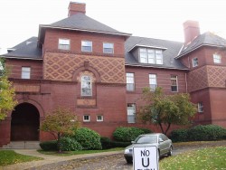 72 Lincoln St, Newton MA 02461-1500 exterior