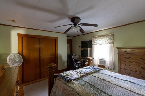 51 Grv St, North Brookfield MA 01535-1944 exterior