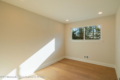 225 Silverside Ave, Little Silver NJ  07739-1752 exterior