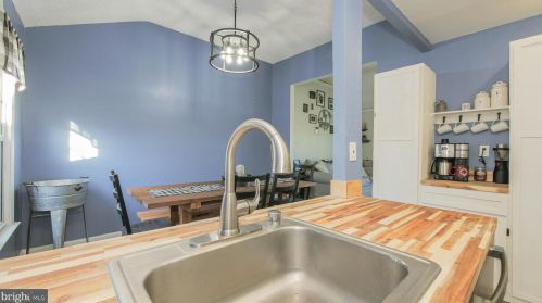 23 Lauderdale Rd, West Deptford NJ 08096-3938 exterior