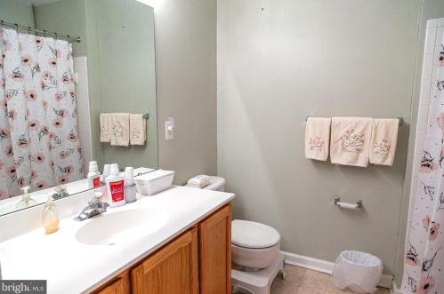 128 Mt Vernon Ct, West Deptford NJ 08096-6895 exterior