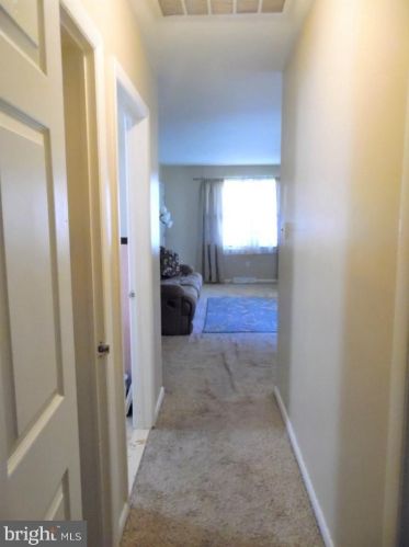 8 Parkview Cir, West Deptford NJ exterior