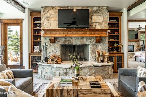 2366 Westview Trl, Park City UT 84098-6342 exterior