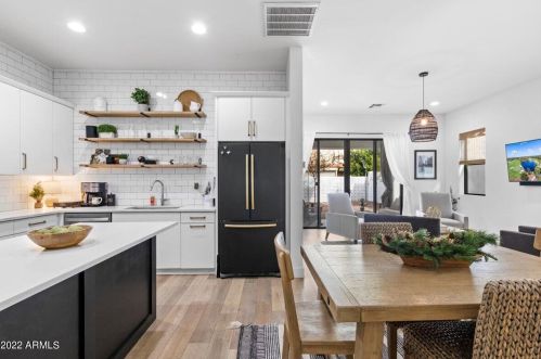 3130 Beryl Ave, Phoenix AZ  85028-3806 exterior