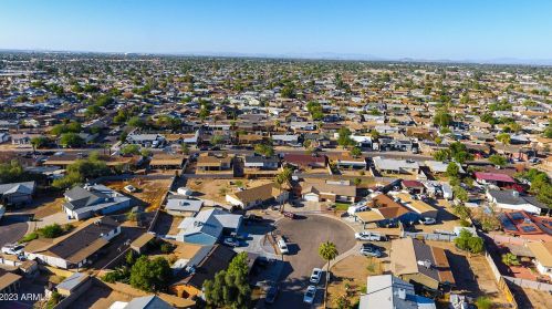 1821 68th Dr, Phoenix AZ 85033-8254 exterior