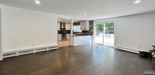 385 Stonetown Rd, Skyline Lakes NJ  07456-1308 exterior