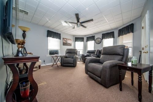 328 Broadway, Fall River MA 02724-2903 exterior