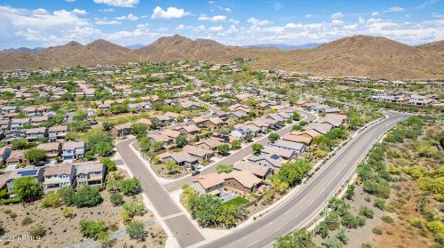 1735 Desperado Way, Phoenix AZ  85085-6329 exterior