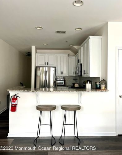 39 Jake Dr, Tinton Falls NJ  07712-7533 exterior