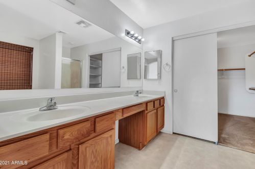 1605 Beautiful Ln, Phoenix AZ 85041-7622 exterior