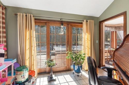 130 Conant Rd, Royalston MA 01331-9758 exterior