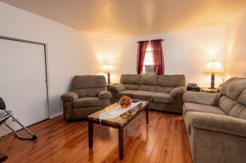 35 Grammont Rd, Worcester MA 01607-1175 exterior