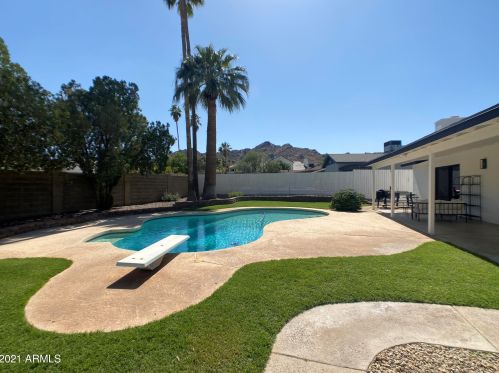 2423 Beryl Ave, Phoenix AZ 85021-2480 exterior